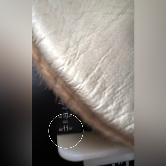 Tommy Bahama | ladies Relaxology lonna Leather Flip Flops. Size: 11 - Picture 16 of 16